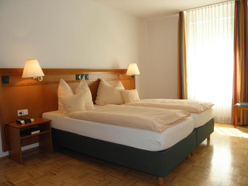 Hotel & Residenz Am Kurpark Schlangenbad Room photo