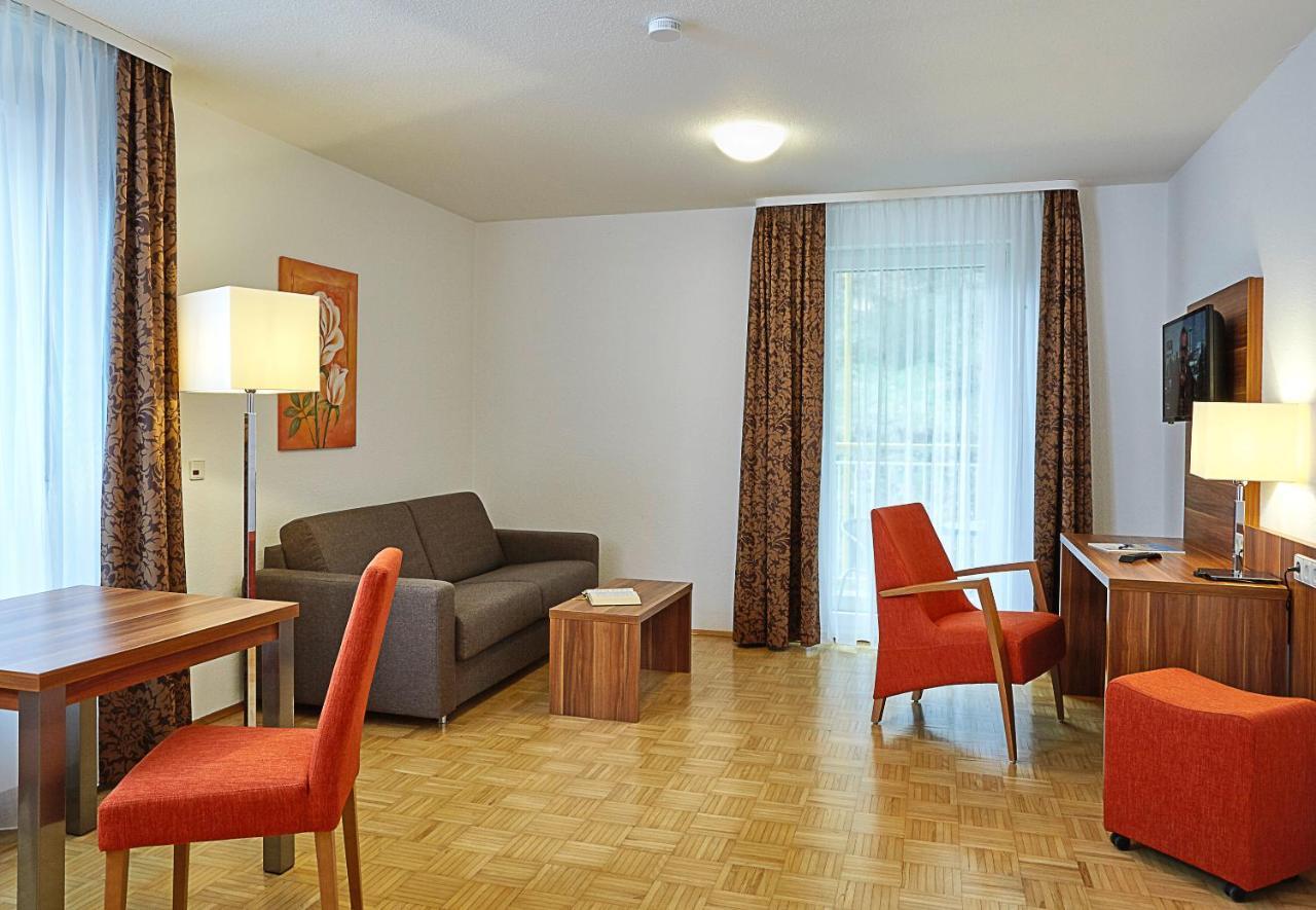 Hotel & Residenz Am Kurpark Schlangenbad Exterior photo